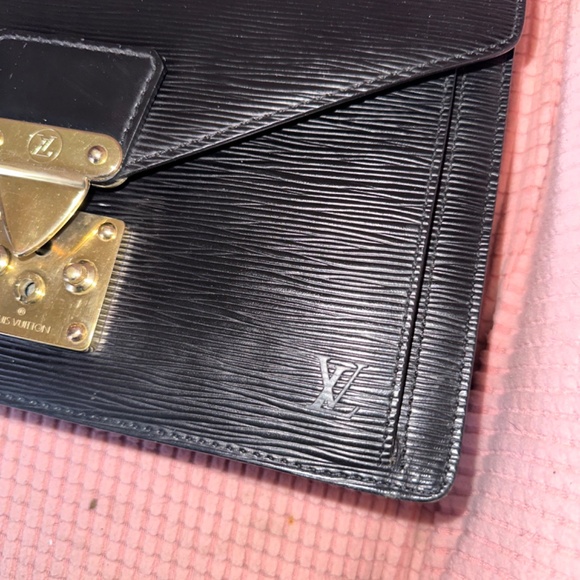 Authentic LOUIS VUITTON Black Ep leather  Pochette Sellier Dragone Clutch - Picture 9 of 16